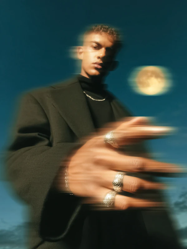 Dynamic Hand Portrait