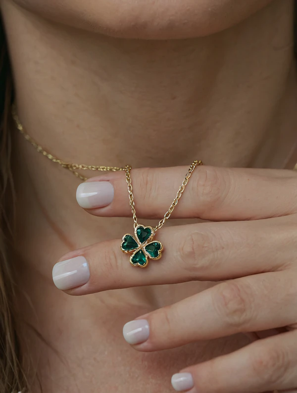 Elegant Clover Necklace