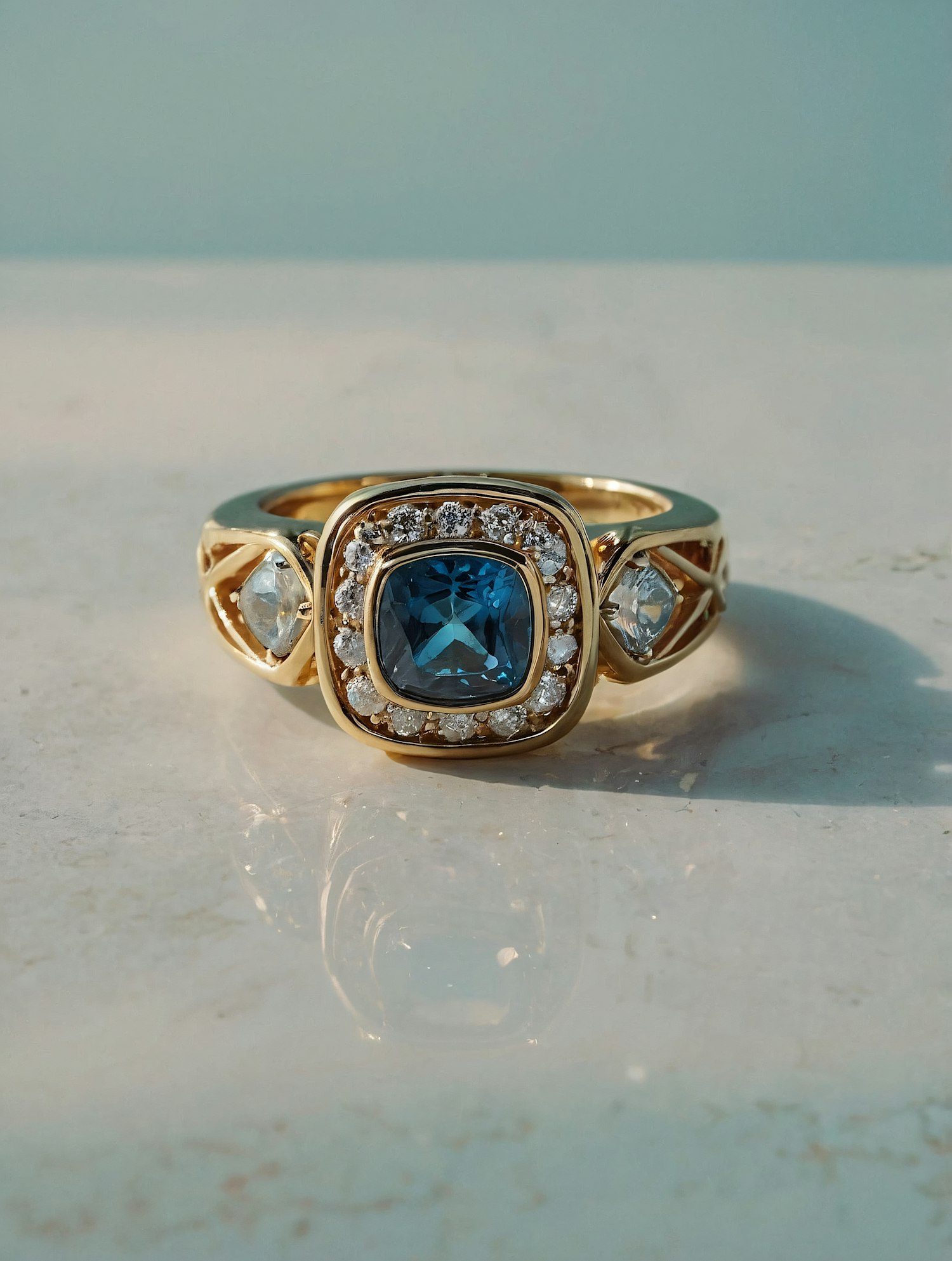 Elegant Gold Ring with Blue Gemstone