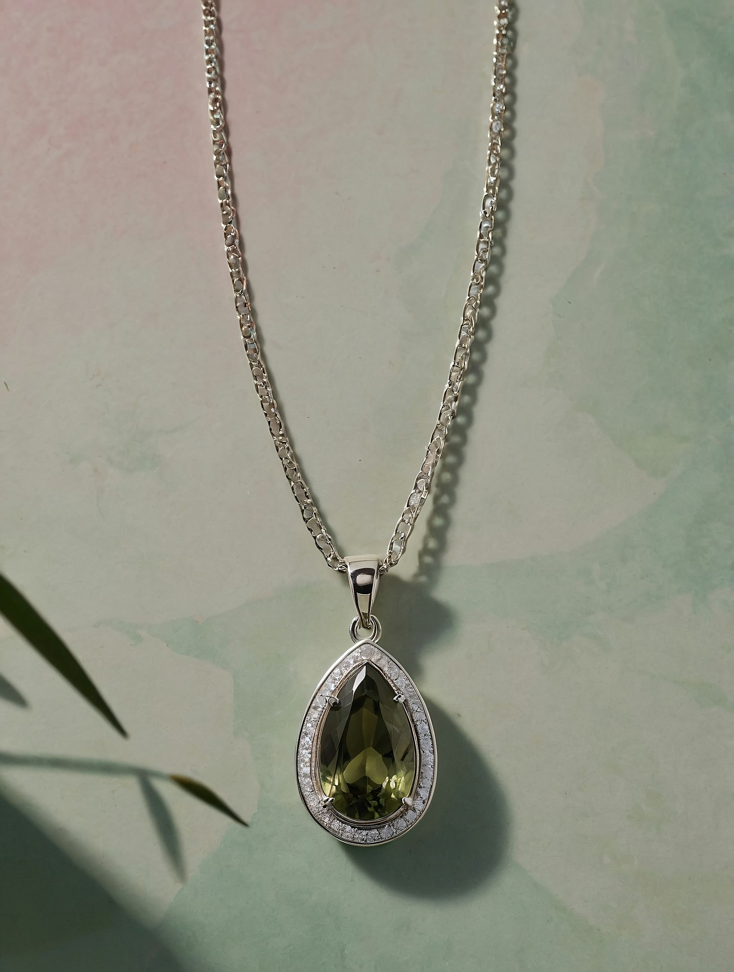 Elegant Teardrop Pendant Necklace