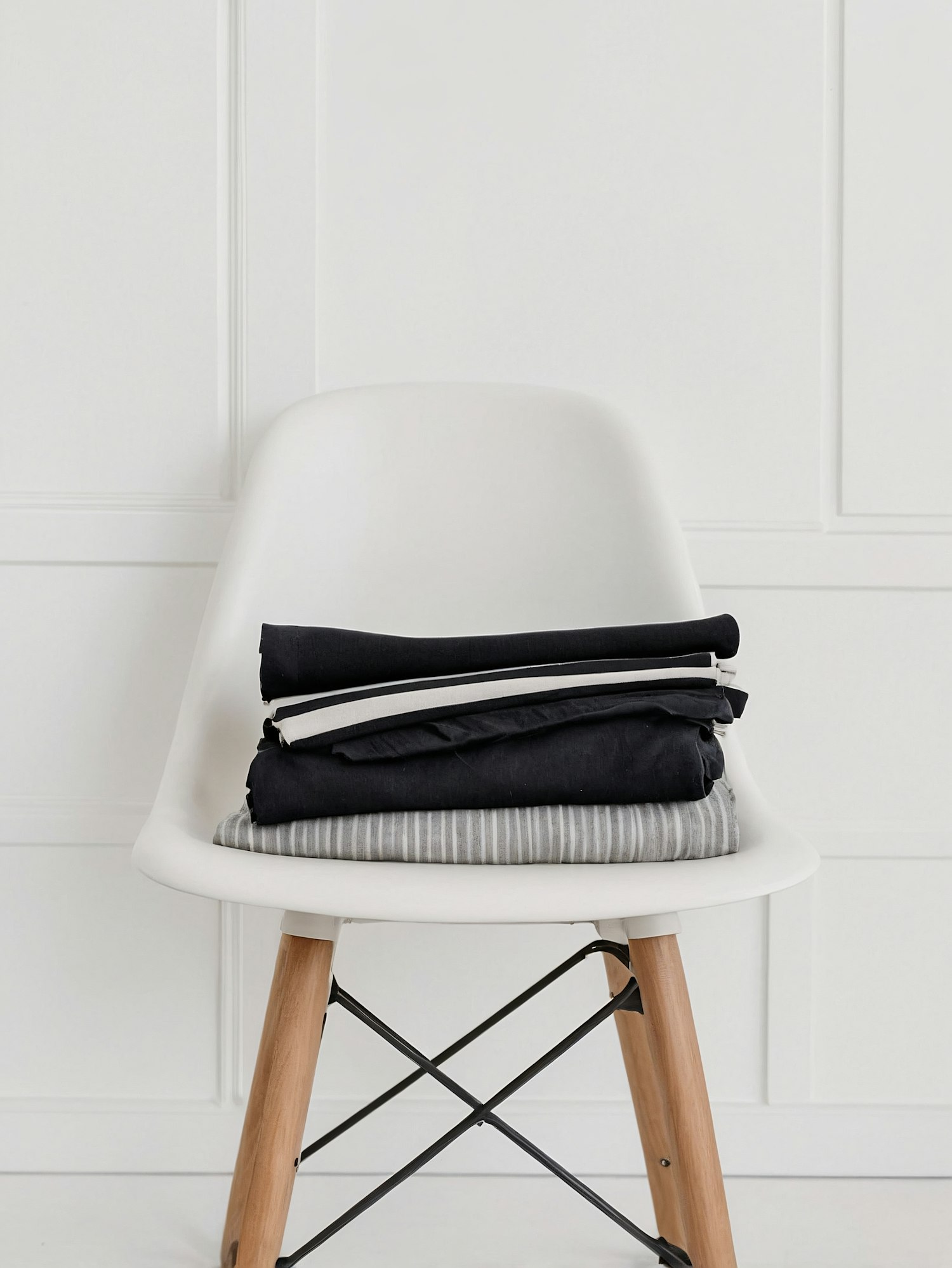 Minimalist Chair with Fabrics