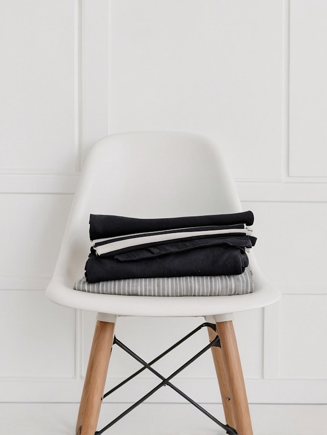 Minimalist Chair with Fabrics