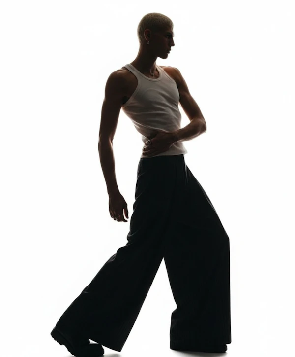 Dynamic Silhouette Pose