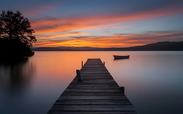 Serene Lakeside Sunset