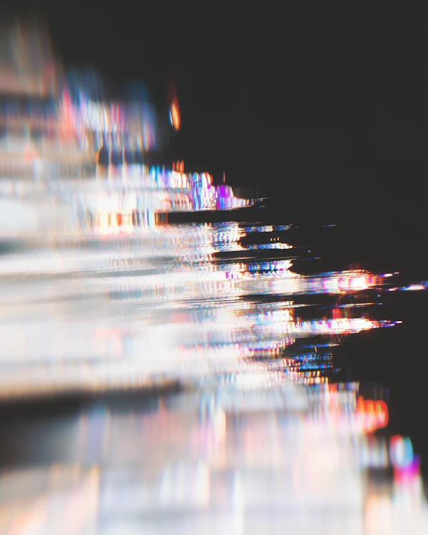 Prismatic Light Streaks