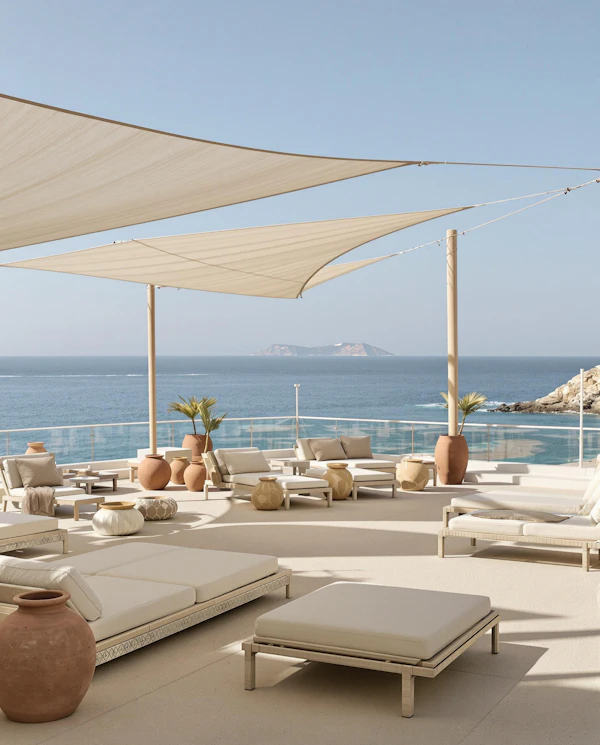 Luxurious Ocean Lounge