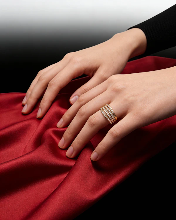 Elegant Hands Display