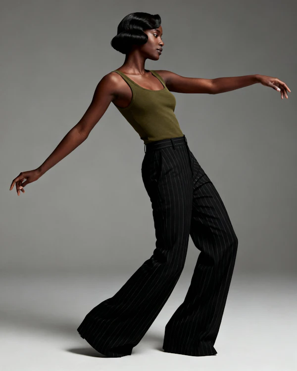 Elegant Dynamic Pose