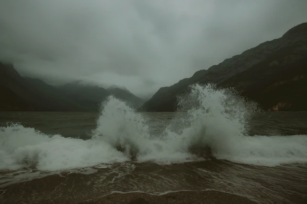 Dramatic Ocean Waves