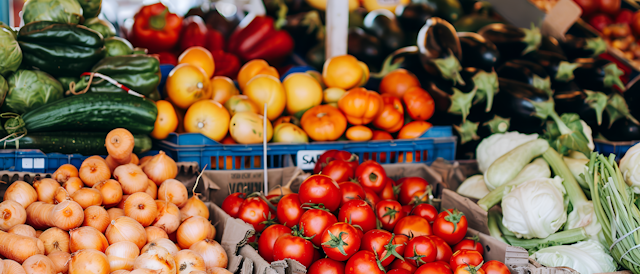 Vibrant Market Produce Display