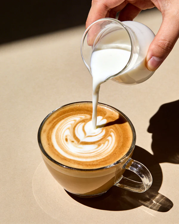 Latte Art Pour