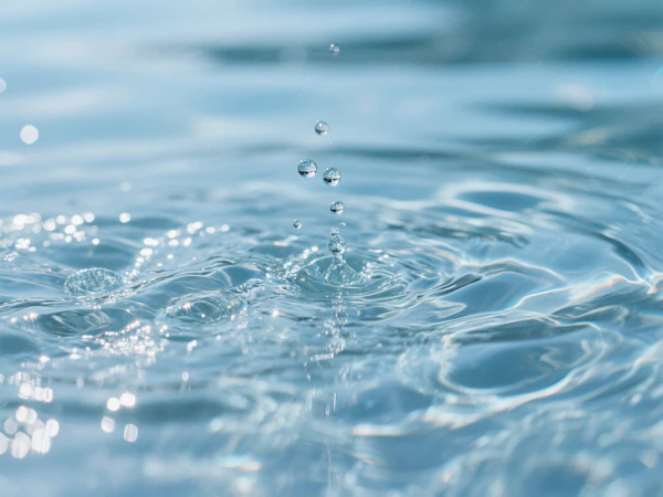 Water Droplets Splashing