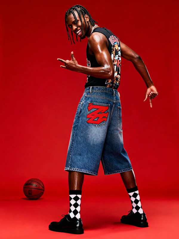 Dynamic Basketball Pose