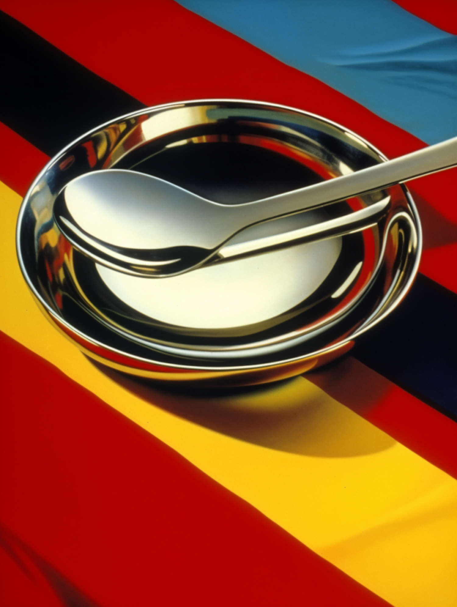 Chromatic Reflections in Silverware