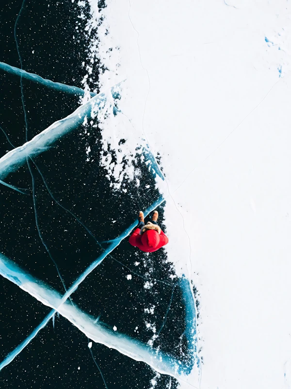 Frozen Lake Explorer