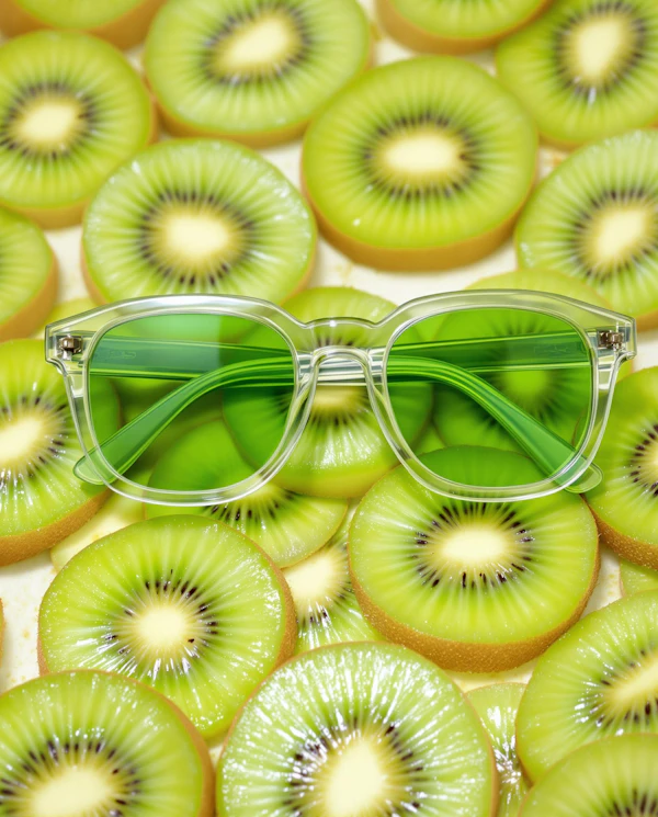 Kiwi and Glasses Display