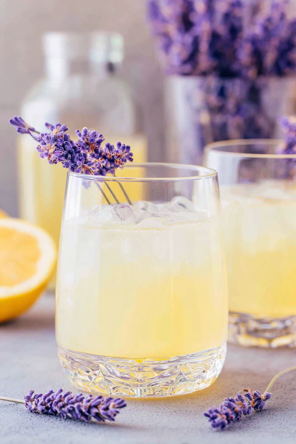 Lavender Lemonade Drink