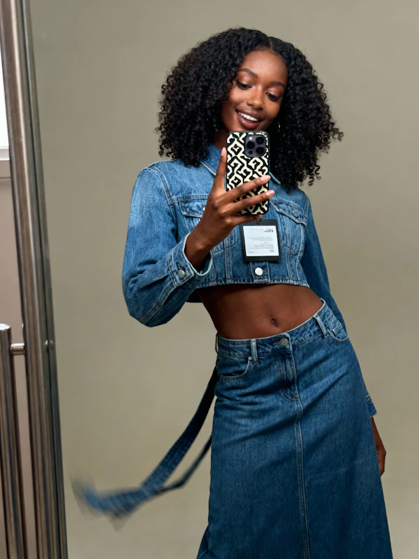 Mirror Selfie Style