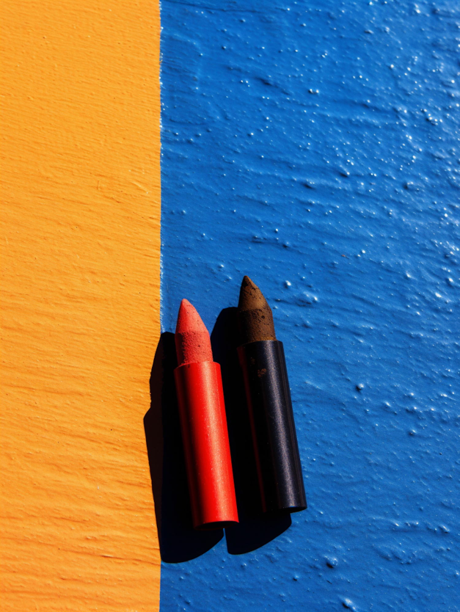 Dual Tones: The Crayons' Contrast