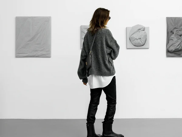 Gallery Visitor in Style