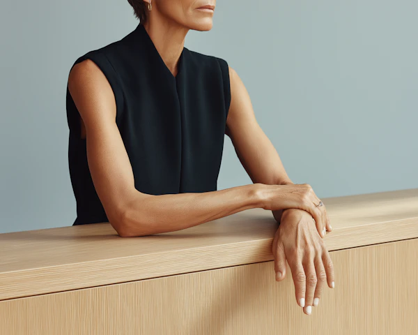 Minimalist Arm Pose