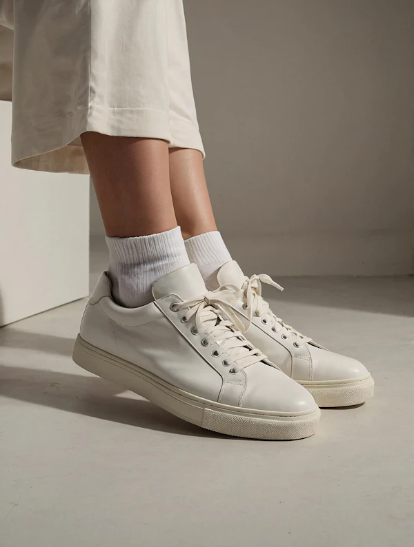 Minimalist Sneakers Style