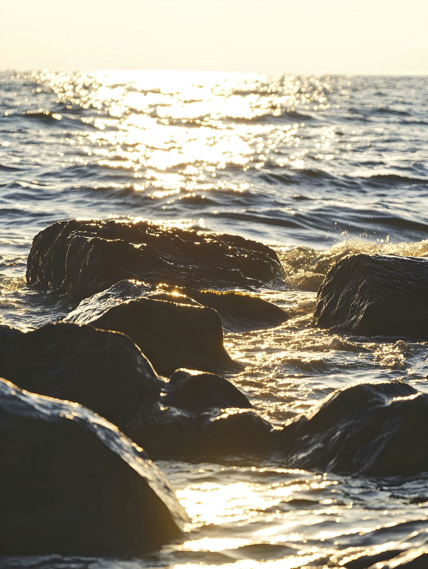 Serene Seascape at Sunrise/Sunset