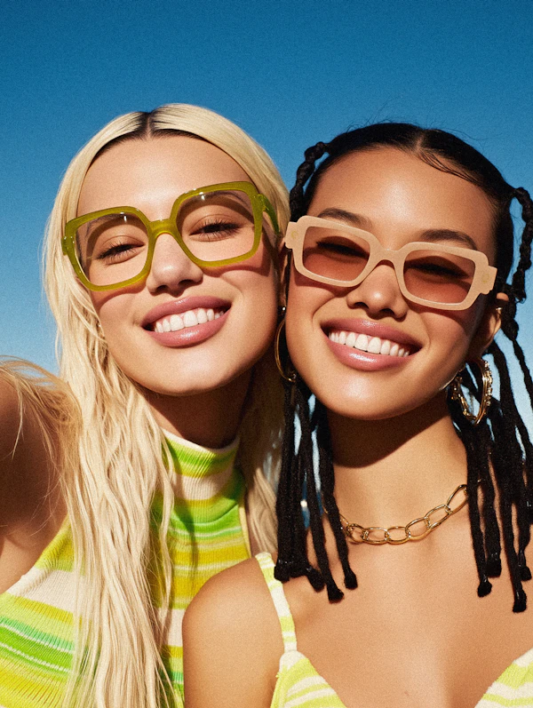 Sunny Smiling Duo