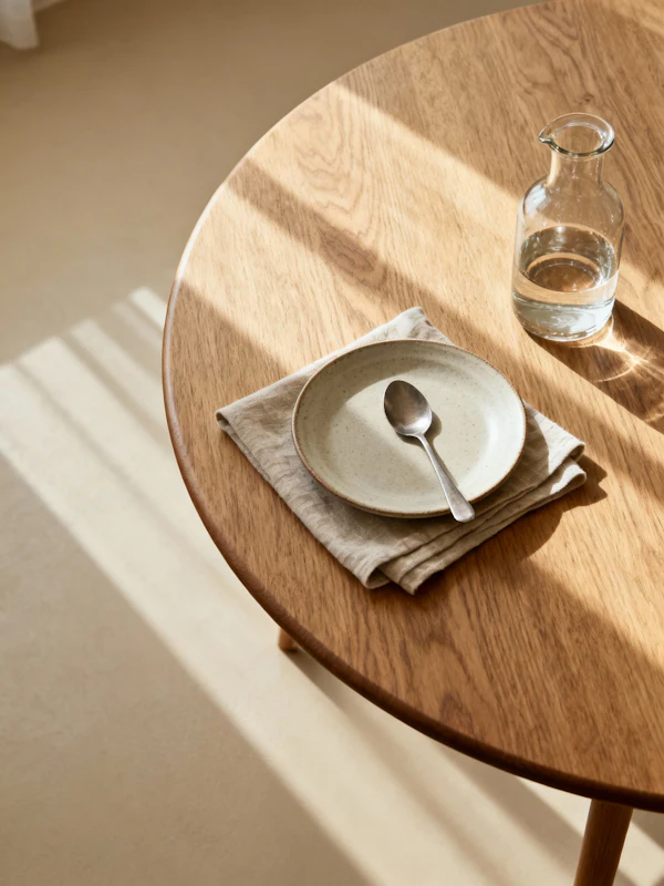 Minimalist Table Setting