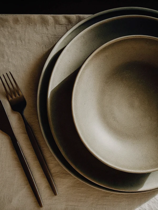 Minimalist Table Setting
