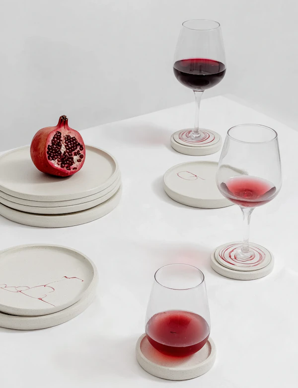 Minimalist Table Setting