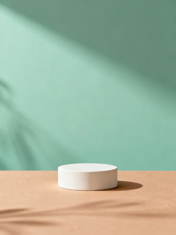 Minimalist Cylindrical Scene