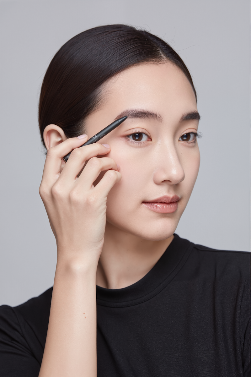 Eyebrow shaping