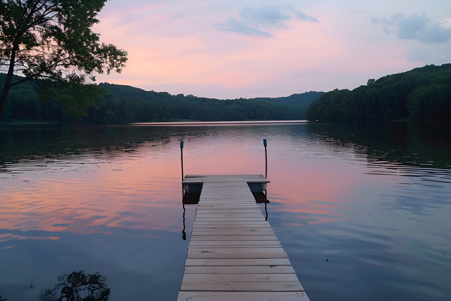 Serene Lakeside Sunset